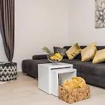 In With Seaview, Terrace, Air Condition, Wifi Holiday home