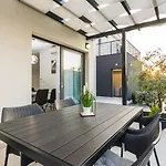 In With Seaview, Terrace, Air Condition, Wifi *