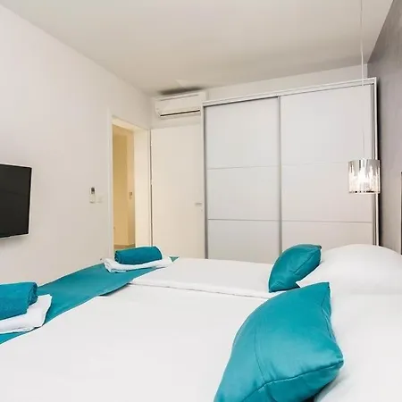Hébergement de vacances In With Seaview, Terrace, Air Condition, Wifi *