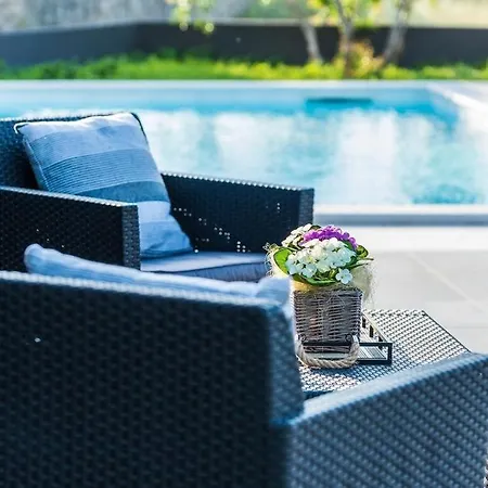 In With Seaview, Terrace, Air Condition, Wifi