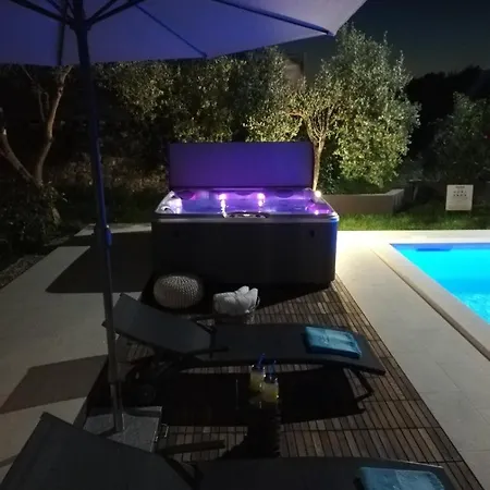 Casa de Férias In With Seaview, Terrace, Air Condition, Wifi Ždrelac