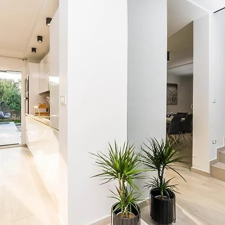 In With Seaview, Terrace, Air Condition, Wifi