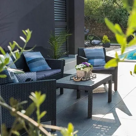 In With Seaview, Terrace, Air Condition, Wifi * Zdrelac