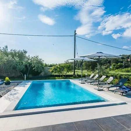 In With Seaview, Terrace, Air Condition, Wifi Holiday home