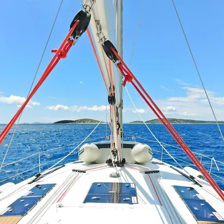 In With Seaview, Terrace, Air Condition, Wifi Zdrelac