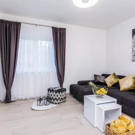 In With Seaview, Terrace, Air Condition, Wifi