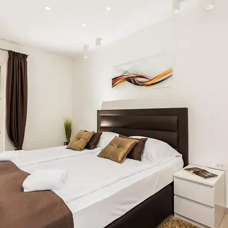 In With Seaview, Terrace, Air Condition, Wifi