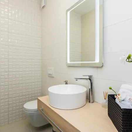 In With Seaview, Terrace, Air Condition, Wifi * Zdrelac