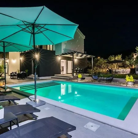 In With Seaview, Terrace, Air Condition, Wifi Holiday home Zdrelac