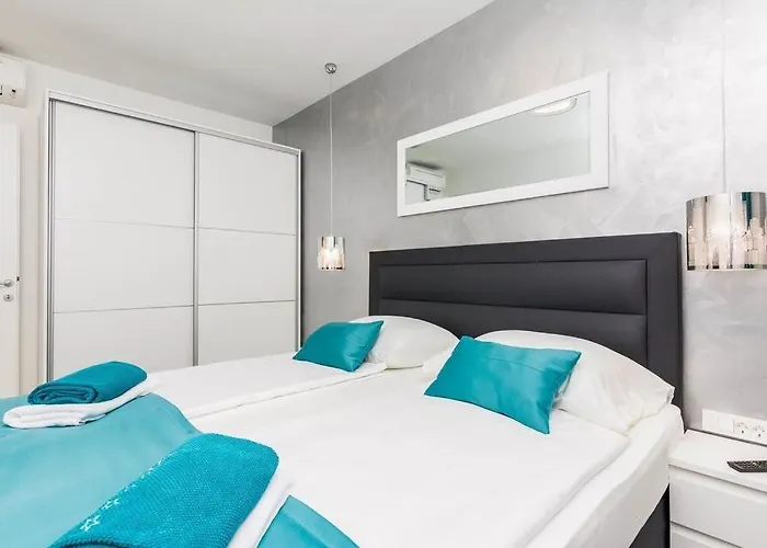 In With Seaview, Terrace, Air Condition, Wifi Дом отдыха