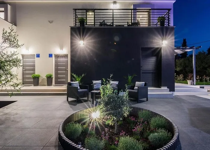Дом отдыха In With Seaview, Terrace, Air Condition, Wifi *