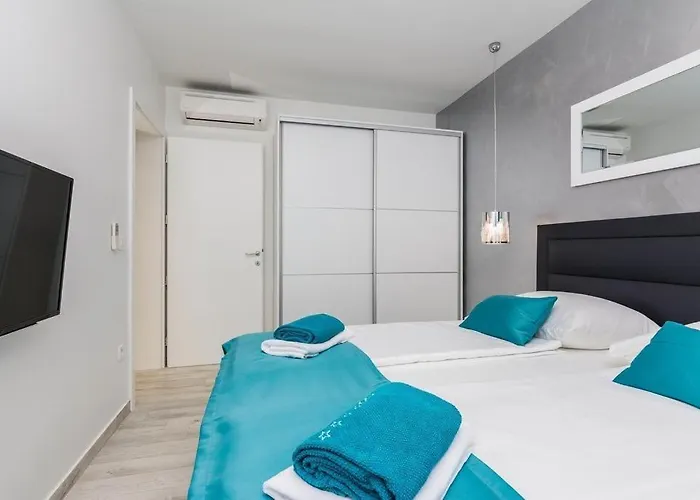 In With Seaview, Terrace, Air Condition, Wifi Дом отдыха
