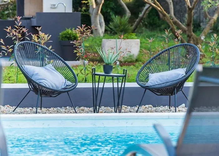 In With Seaview, Terrace, Air Condition, Wifi Дом отдыха