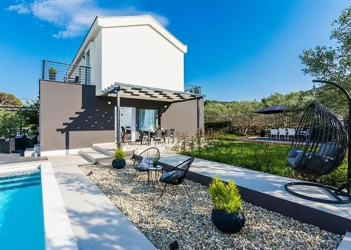 Дом отдыха In With Seaview, Terrace, Air Condition, Wifi *