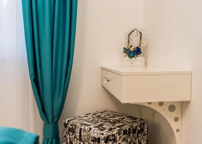 In With Seaview, Terrace, Air Condition, Wifi Дом отдыха