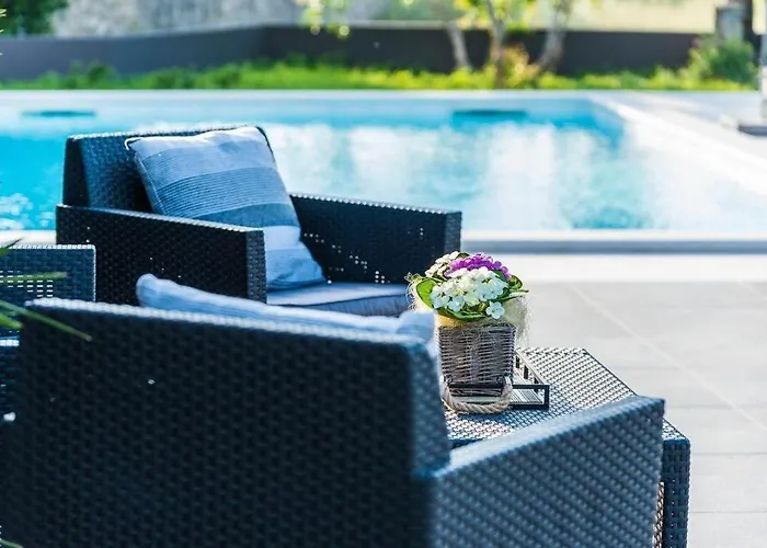 In With Seaview, Terrace, Air Condition, Wifi