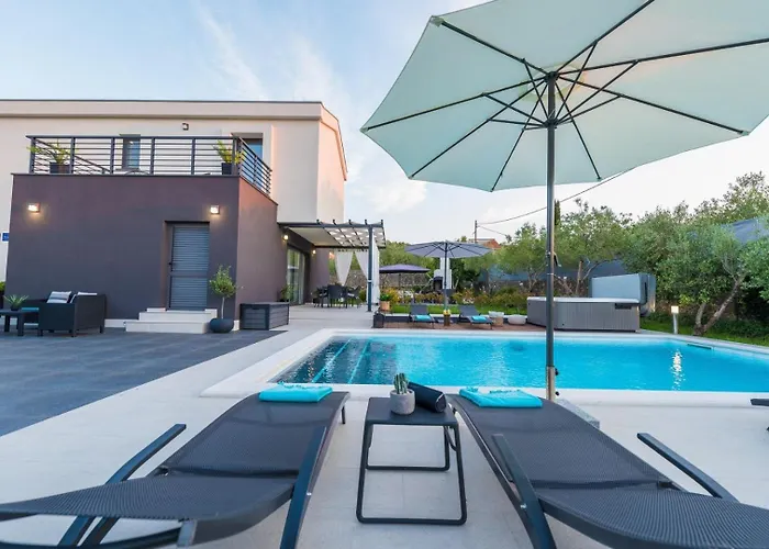 Дом отдыха In With Seaview, Terrace, Air Condition, Wifi