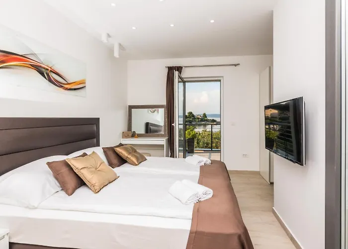 Дом отдыха In With Seaview, Terrace, Air Condition, Wifi *