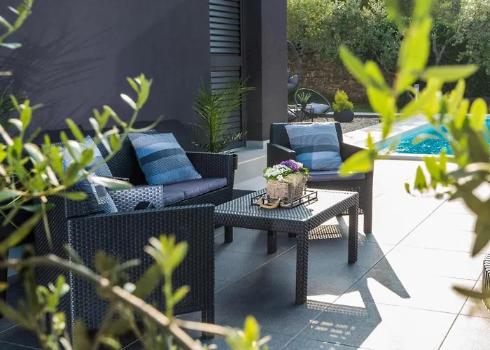 In With Seaview, Terrace, Air Condition, Wifi Ждрелац