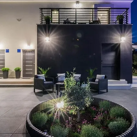 Feriehus In With Seaview, Terrace, Air Condition, Wifi *