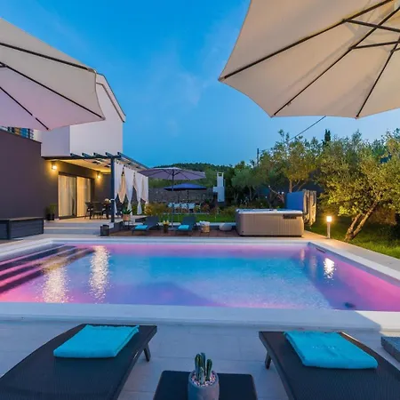 Feriehus In With Seaview, Terrace, Air Condition, Wifi *