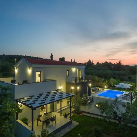 Feriehus In With Seaview, Terrace, Air Condition, Wifi